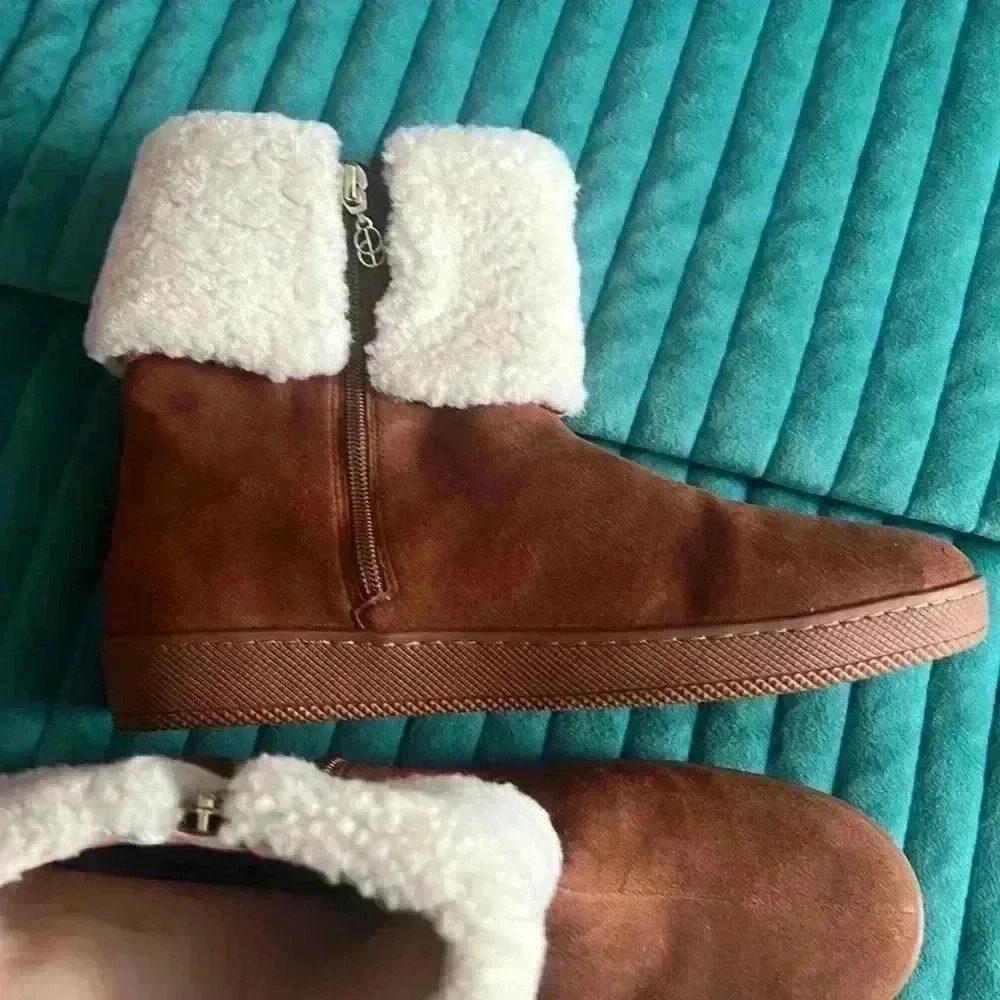 New Porte & Paire shearling-trimmed suede boots sz 10